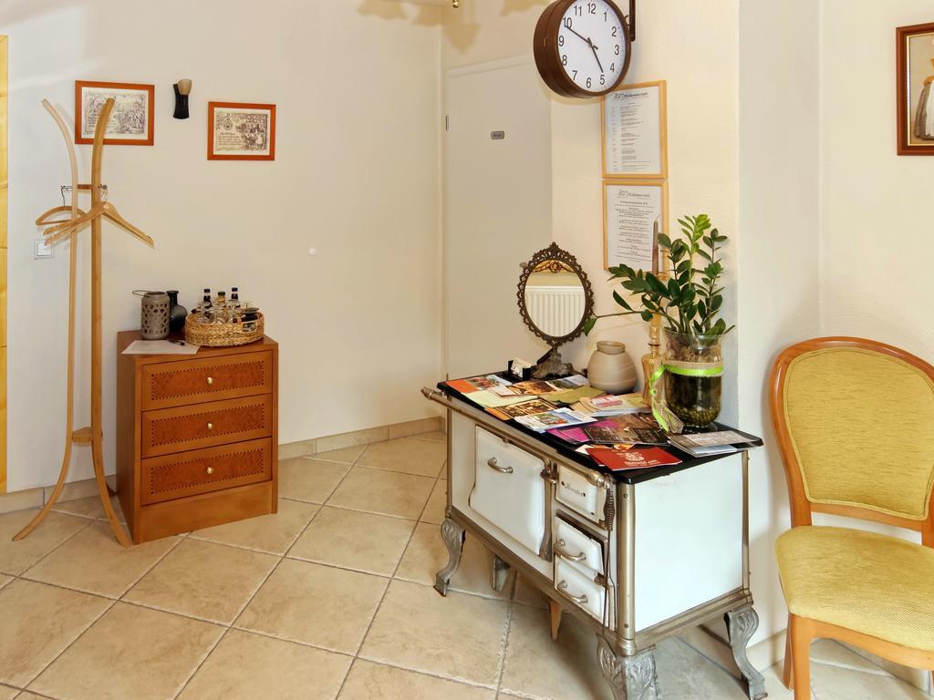 Pension Zur Schlummerstube Guntersblum ภายนอก รูปภาพ